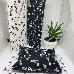 Musical Note Black and White Cushion Doll house Set. Includes two panel screens.
